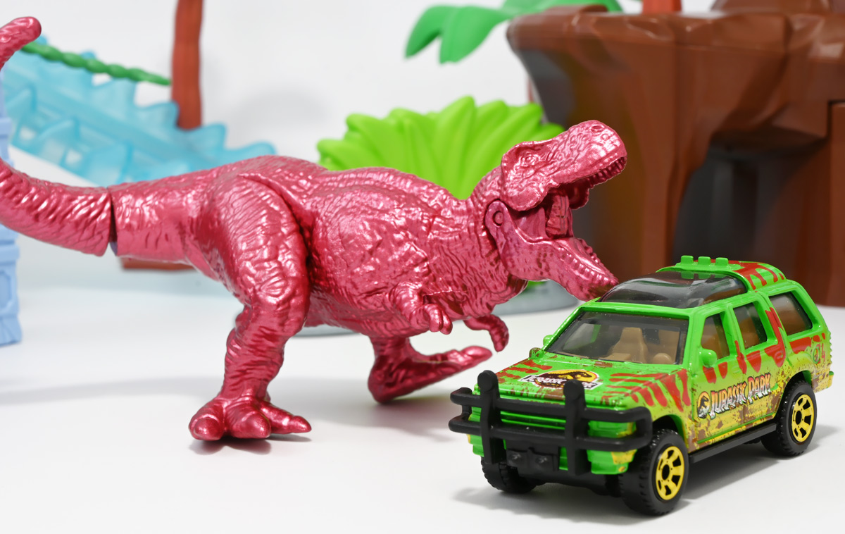 オレンジとピンクの恐竜フィギュア オレンジとピンクの恐竜フィギュア